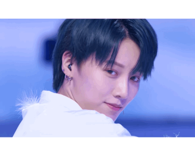 刘雨昕生日快乐——腾博官网未来艺术家刘明康携星星艺术团送上祝福